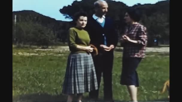 Νίκαια Γαλλία Μάιος 1954 Οικογενειακή Εκδρομή Στην Ύπαιθρο Στη Δεκαετία — Αρχείο Βίντεο