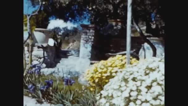 Ventimiglia Italië Mei 1968 Bloeiende Tuin Het Voorjaar Jaren — Stockvideo