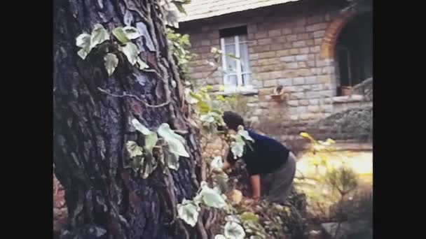 Pavia イタリア6月1962 60の庭の子供たち — ストック動画