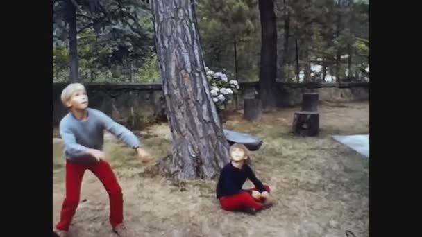 Pavia Itália Junho 1962 Grupo Crianças Brincam Jardim Década — Vídeo de Stock
