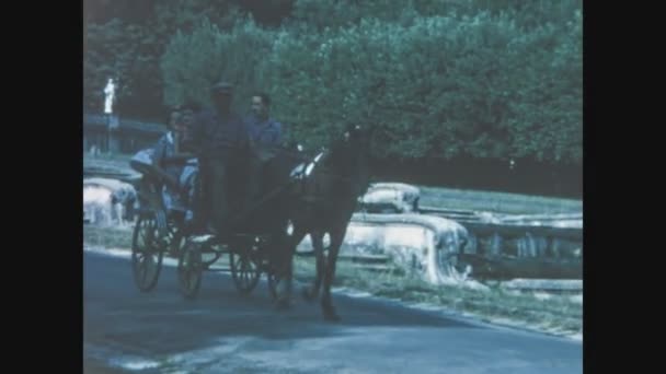 Caserta Italy Μαϊοσ 1968 Μεταφορά Στο Βασιλικό Παλάτι Της Καζέρτας — Αρχείο Βίντεο