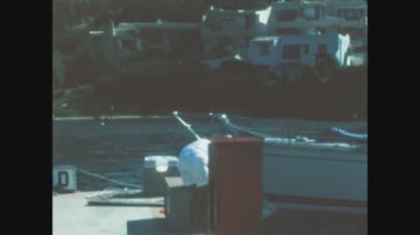 CAGLIARI, İtalya HAZİRAN 1970: 70 'lerde Sardunya' da lüks tekne