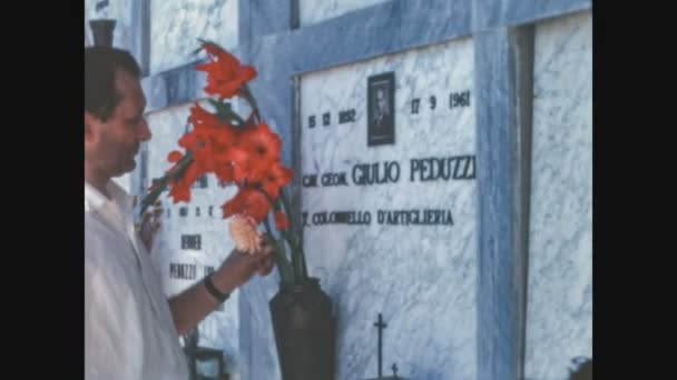 Schignano Itálie Červen 1963 Pohřební Náhrobní Scéna Letech — Stock video