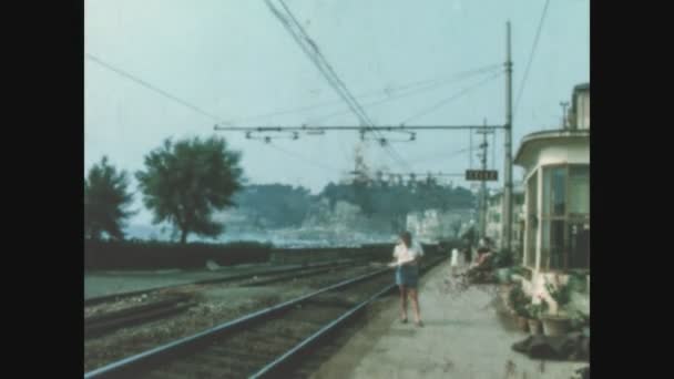 Celle Italy June 1963 Celle Jernbanestasjon Scene Årene – stockvideo