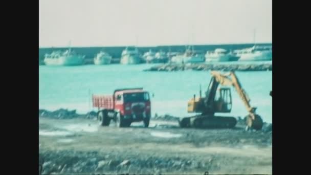 Sanremo Talya 1977 Lerde Bir Liman Inşaatı — Stok video