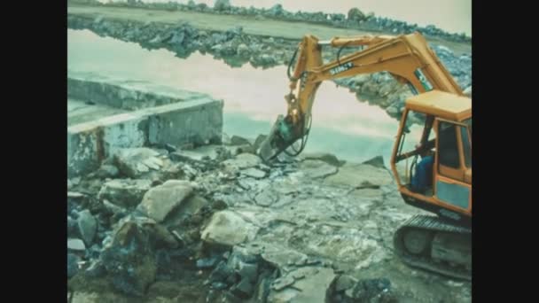 Санремо Италия Июль 1977 Снос Строительной Площадки Бульдозер — стоковое видео