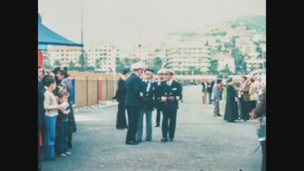 Sanremo イタリア7月1977 市内の警察指数グループ — ストック動画