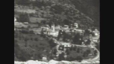 COMO, ITALY HAZİRAN 1963: Como Gölü 'nün 60' lardaki manzarası, siyah beyaz görüntüler