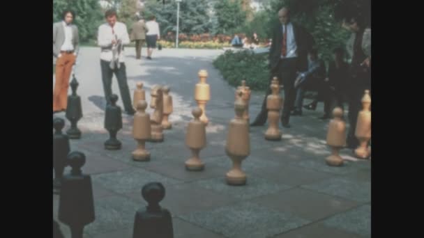 Blausee Zwitserland Juni 1968 Reuzenschaakspel Het Park Jaren — Stockvideo