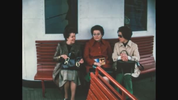 Stresa Italien Maj 1970 Damerna Färdas Ångbåten Talet — Stockvideo