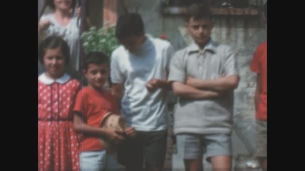Villastrada Italijuni 1963 Porträtt Familjeminnen Med Stor Italiensk Familj 1960 — Stockvideo