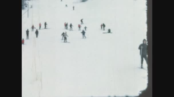 Piani Dei Resinelli Italien December 1963 Skidåkare Talet — Stockvideo