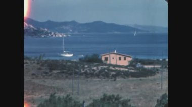 CAGLIARI, İtalya 1970: Sardunya kıyı manzarası 70 'lerde