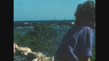 CAGLIARI, İtalya 1970: Sardunya kıyı manzarası 70 'lerde