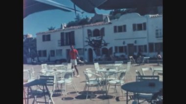 CAGLIARI, İtalya HAZİRAN 1970: 70 'lerde Sardunya tatil beldesi manzarası