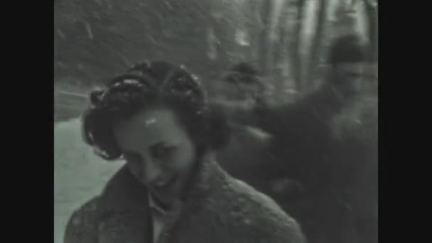 Dolomites Italy January 1964 Люди Знімались Надворі — стокове відео