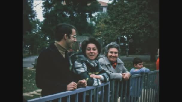 San Romolo Italien Oktober 1970 Personengruppe Beim Dorffest 1970 — Stockvideo