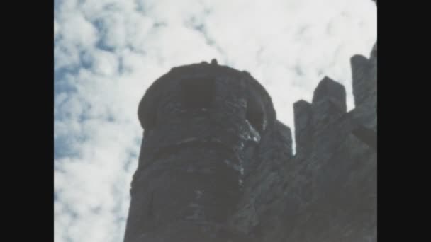 Dolomites Italia Mayo 1965 Antiguo Castillo Las Montañas Los Años — Vídeo de stock