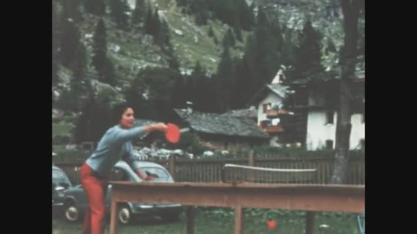 Dolomites Italie Mai 1965 Match Ping Pong Dans Jardin Dans — Video