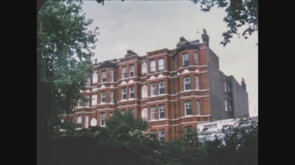 ロンドン イギリス1969年5月 60年代のロンドンの街を旅する — ストック動画
