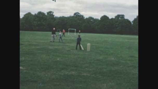 London Vereinigtes Königreich Mai 1969 Kinder Spielen Den 60Er Jahren — Stockvideo