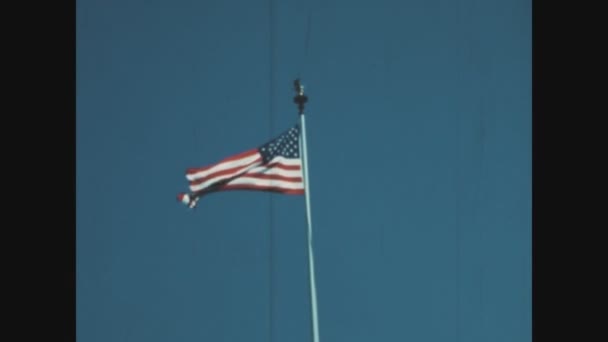 Washington สหร ฐอเมร พฤษภาคม 1976 ธงอเมร นโบกม อบนท องฟ าในย — วีดีโอสต็อก