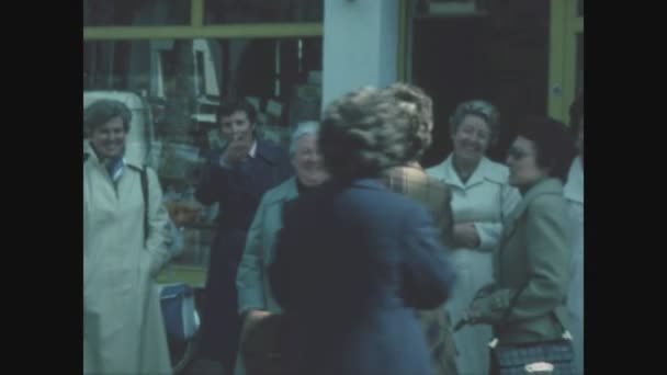 Paris Francja Maj 1976 Starsze Panie Robią Zakupy Mieście Latach — Wideo stockowe