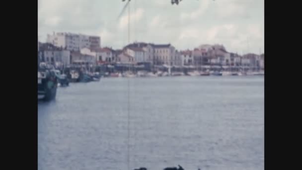 Maille Frnace May 1977 Σκάφη Και Προβλήτες Στο Ποτάμι Της — Αρχείο Βίντεο