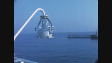 SARDINIA, İtalya Nisan 1980: Feribot 1980 'de limana giriyor