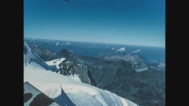 DOLOMITES, İTALYA 1975: 70 'lerde Dolomitlerde Turistler