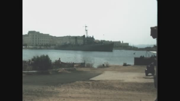 Italia Circa 1976 Nave Guerra Ferma Sul Porto Negli Anni — Video Stock