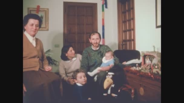 Como Włochy Maj 1968 Rodziny Domu Bożonarodzeniowe Chwile Latach Tych — Wideo stockowe
