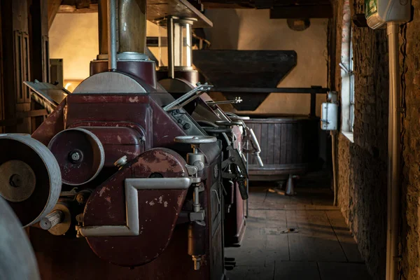 Imagen Interior Una Antigua Fábrica Histórica Con Maquinaria —  Fotos de Stock