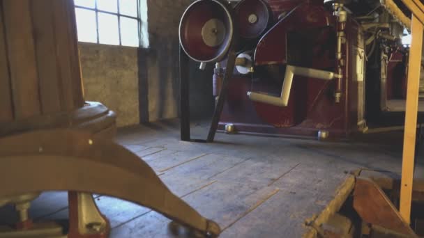 Interieur Opname Van Een Oude Historische Fabriek Met Machines — Stockvideo