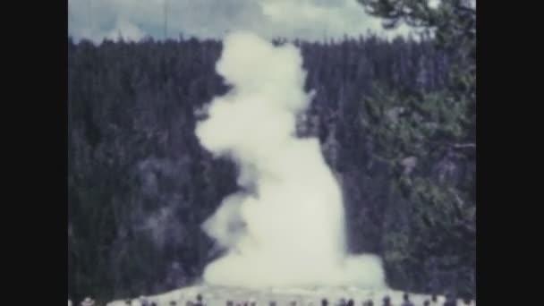 Yellowstone United States May 1962 Old Faithful Geyser California 60S — Stock Video