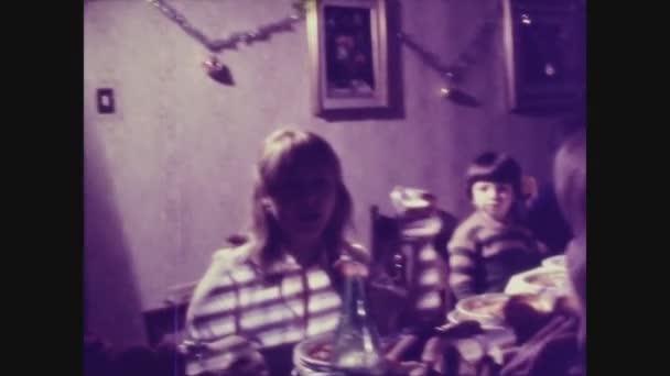 Palermo Italia Mayo 1972 Brindis Con Familia Casa Los Años — Vídeo de stock