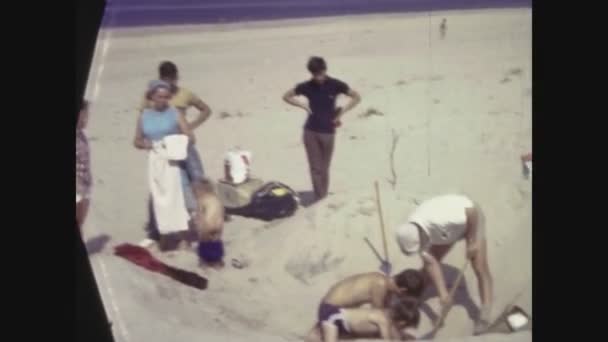Copenhagen Dania Czerwca 1961 Rodzinna Plaża Wakacyjna Latach Tych — Wideo stockowe