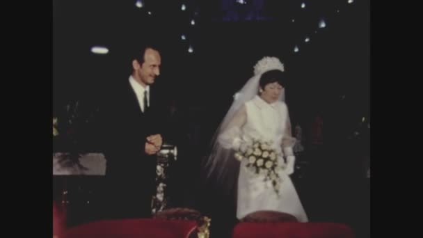 Palermo Talya Mayıs 1964 Larda Kilisede Talyan Düğün Sahnesi — Stok video