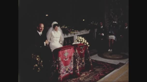 Palermo Italy Μάιος 1964 Ιταλική Σκηνή Τελετής Γάμου Στην Εκκλησία — Αρχείο Βίντεο