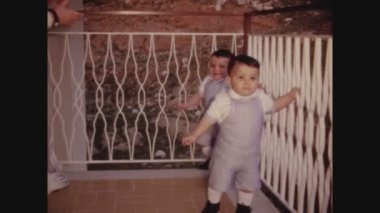 PALERMO, İtalya 1962: 60 'larda ikiz aile anıları