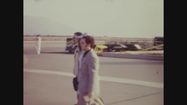 Palermo Italy May 1964 People Get Plane Trip 60S — Stock Video