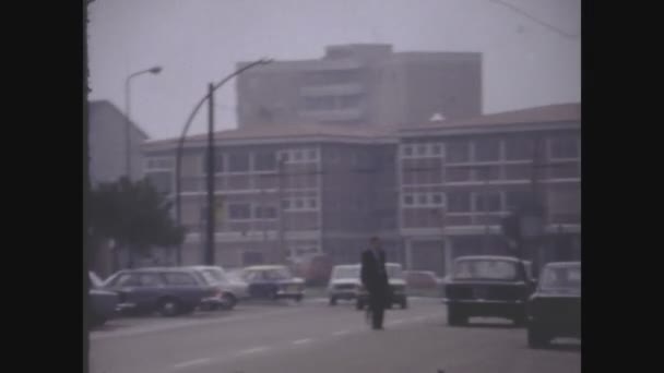 Milan Olaszország Március 1964 Milánó Utcaképe Egy Szürke Napon Években — Stock videók