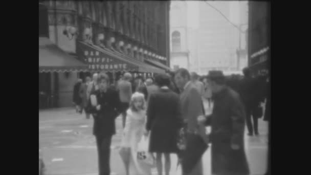 Milan Italie Mars 1964 Petite Fille Première Scène Communion Dans — Video