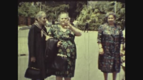 Palermo Itália Maio 1966 Senhoras Mais Velhas Cumprimentam Nos Anos — Vídeo de Stock