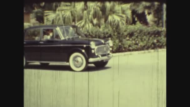 ปาเลอร ตาล พฤษภาคม 1966 การเด นขบวนรถบนถนนในอ ตาล ในย — วีดีโอสต็อก