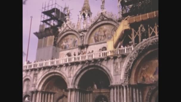 Venice Italy April 1971 Базилика Святого Марка Венеции — стоковое видео