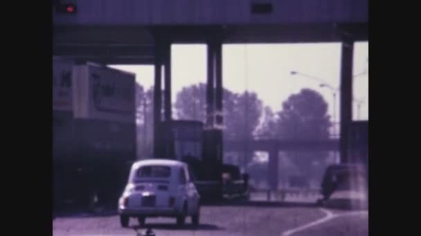Milan Italijuni 1967 Motorvägsavgiftsbås Milano Talet — Stockvideo