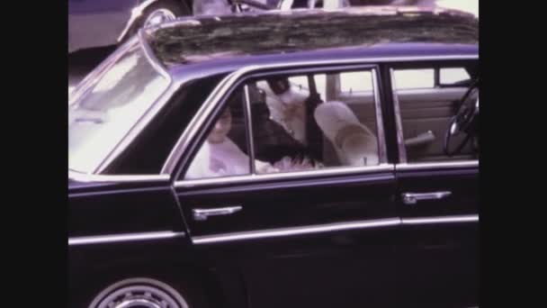 Palermo Italia Giugno 1966 Arrivo Della Sposa Auto Lusso Negli — Video Stock