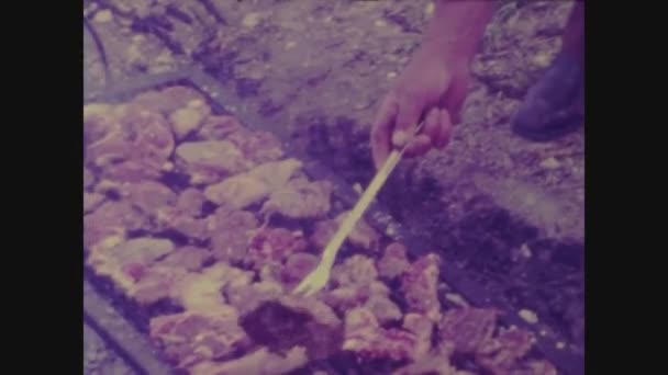 Ρωμη Ιταλια Μαϊοσ 1969 Ψητό Κρέας Εξωτερικούς Χώρους Στη Δεκαετία — Αρχείο Βίντεο