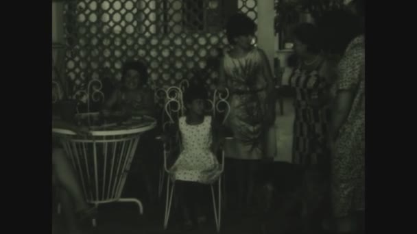 Palermo Ιταλια Μάιος 1953 Ευτυχισμένοι Άνθρωποι Στην Οικογενειακή Κοινωνική Ιστορία — Αρχείο Βίντεο
